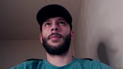 HenryAxe online show from August 6, 1:32 pm