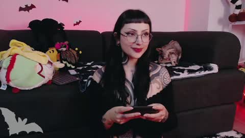 baby bat online show from June 8, 6:08 am