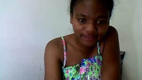 herisse01 online show from August 10, 11:50 pm