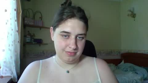 hess_luna_ online show from July 29, 9:05 am