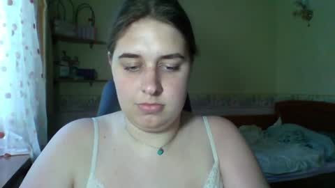 hess_luna_ online show from July 29, 10:11 am