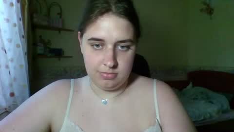 hess_luna_ online show from July 29, 11:17 am