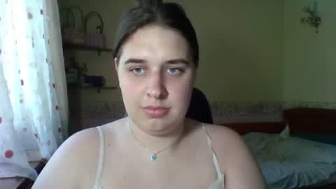 hess_luna_ online show from July 30, 9:05 am