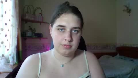 hess_luna_ online show from July 31, 9:04 am