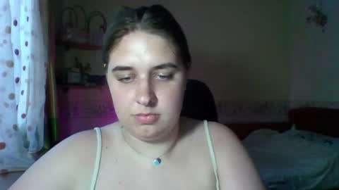 hess_luna_ online show from July 31, 12:22 pm
