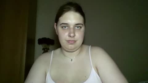 hess_luna_ online show from August 3, 9:05 am