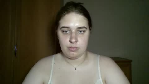 hess_luna_ online show from August 4, 9:06 am