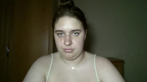 hess_luna_ online show from August 5, 9:07 am