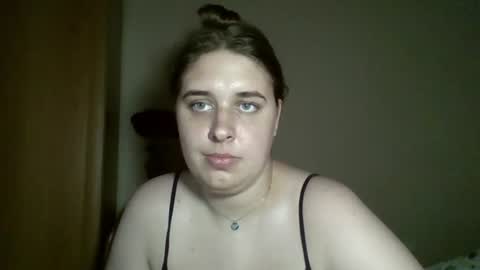 hess_luna_ online show from August 7, 12:27 pm