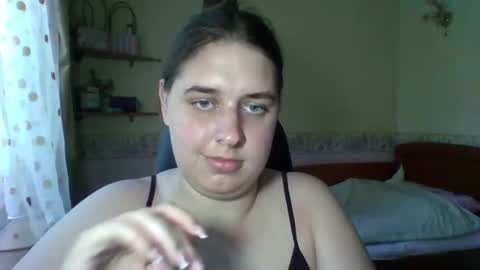 hess_luna_ online show from August 10, 10:16 am