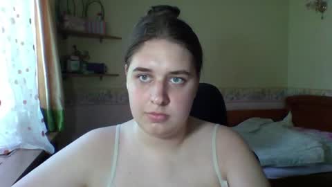 hess_luna_ online show from August 11, 9:11 am