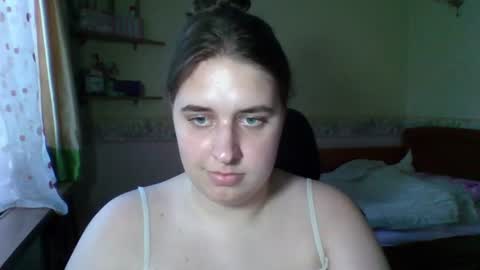hess_luna_ online show from August 11, 11:23 am