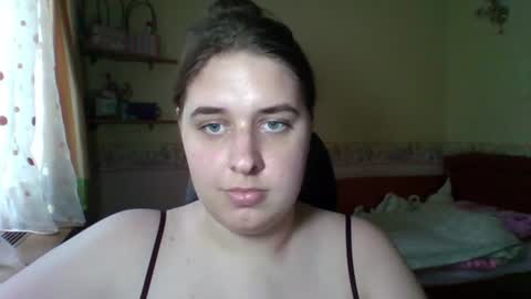 hess_luna_ online show from August 12, 11:23 am