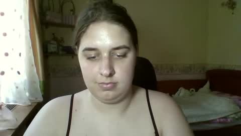 hess_luna_ online show from August 12, 12:29 pm