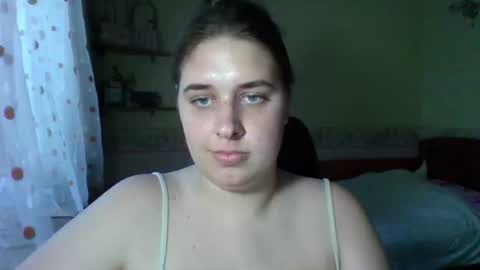 hess_luna_ online show from August 13, 11:24 am