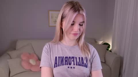 heycassie online show from August 17, 9:58 am