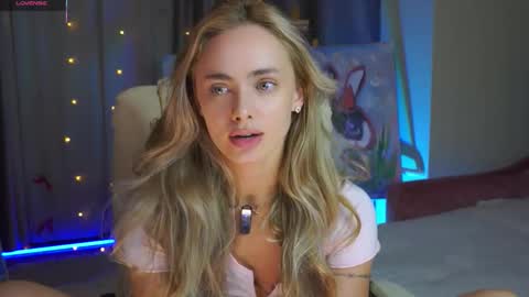 Alicia online show from March 21, 4:43 pm