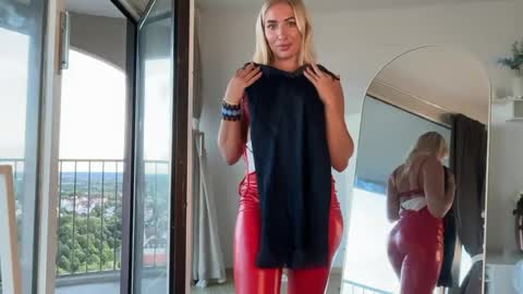 Skylar online show from July 22, 6:21 pm