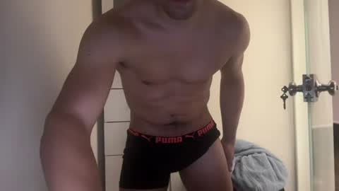 hhernan1 online show from July 1, 9:38 pm