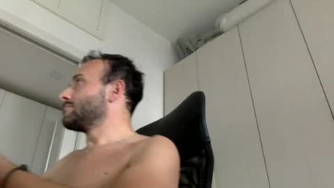 hhombre online show from June 25, 1:14 pm