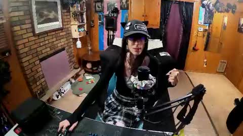 Nikki online show from August 18, 7:47 am