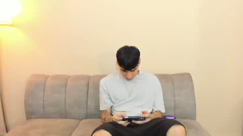 hiddendesire_ online show from August 4, 2:41 am