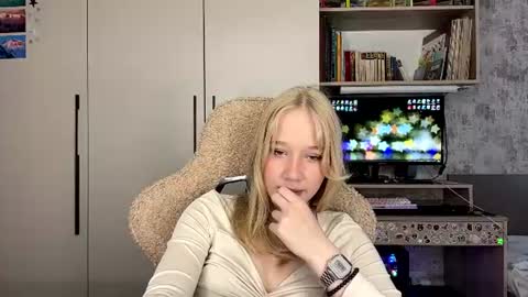 Emma online show from July 31, 1:28 pm