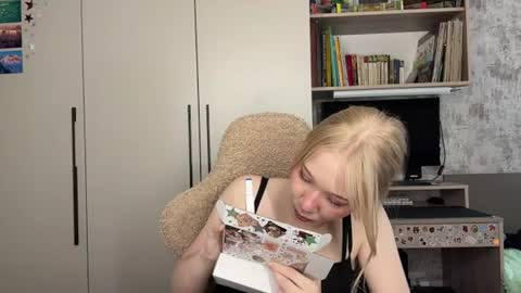 Emma online show from August 7, 9:42 am