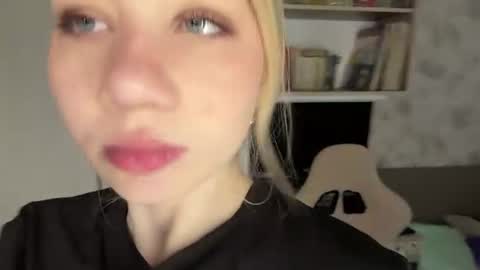 Emma online show from August 9, 9:21 am