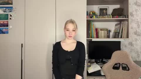 Emma online show from August 9, 11:33 am