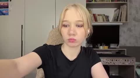 Emma online show from August 11, 9:33 am