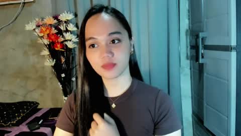 hilarymolly online show from August 5, 8:18 pm