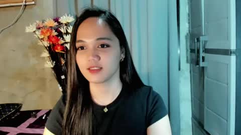 hilarymolly online show from August 11, 9:39 pm