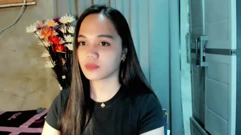 hilarymolly online show from August 12, 8:11 pm