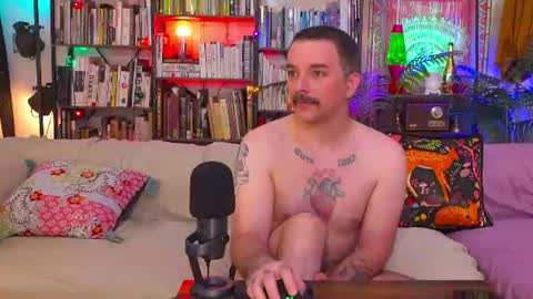 HipsterTrash Clark one half of Task Manager online show from July 3, 6:37 am