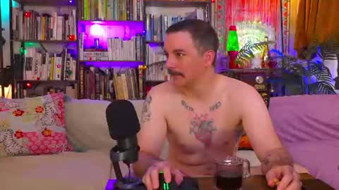 HipsterTrash Clark one half of Task Manager online show from July 4, 8:38 am