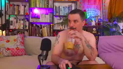 HipsterTrash Clark one half of Task Manager online show from July 4, 12:07 pm