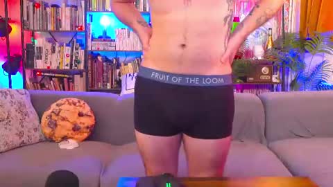 HipsterTrash Clark one half of Task Manager online show from August 7, 7:36 pm