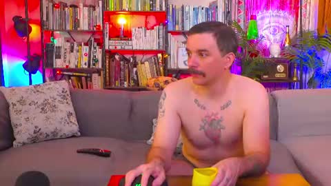 HipsterTrash Clark one half of Task Manager online show from August 10, 6:37 am