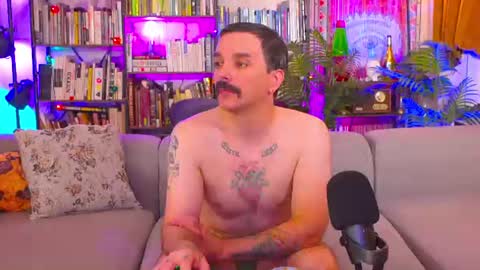 HipsterTrash Clark one half of Task Manager online show from August 13, 9:12 am