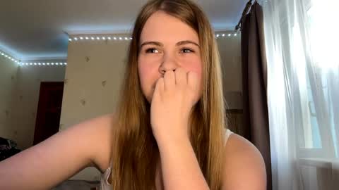 I am Alex ntmu Lets hit 10 Thumbs Up together online show from April 9, 1:52 pm