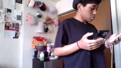 hisfreakyqueen86 online show from August 14, 6:55 pm