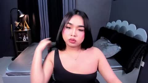 IM NEW HERE ITS ME GIA online show from August 9, 2:40 pm