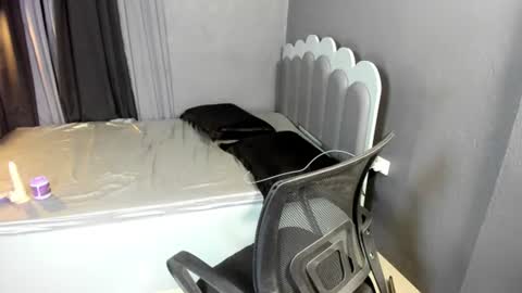 IM NEW HERE ITS ME GIA online show from August 15, 11:58 am