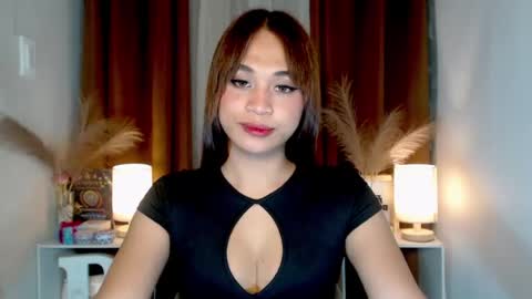 hoelymarie online show from July 28, 6:03 pm