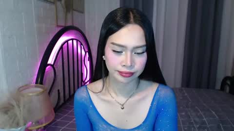 hoelymolly online show from July 7, 12:47 am