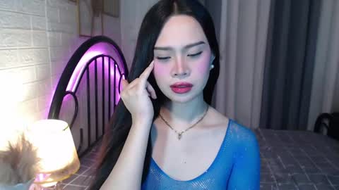 hoelymolly online show from July 7, 7:18 pm