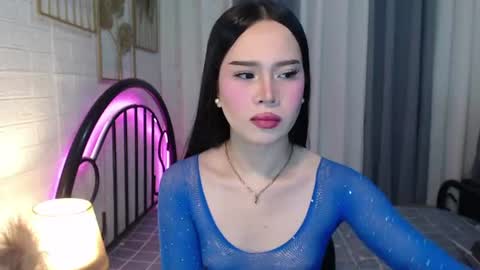 hoelymolly online show from July 9, 7:08 pm