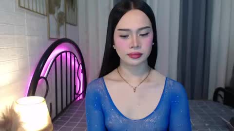 hoelymolly online show from July 9, 8:14 pm