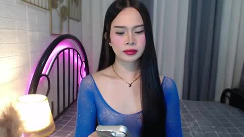 hoelymolly online show from July 10, 1:44 am